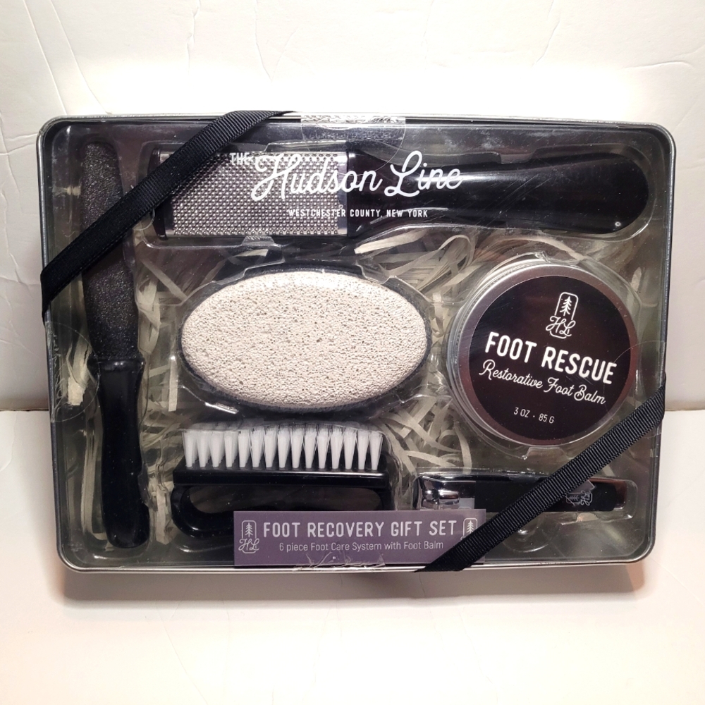 The Hudson Line Foot Recovery Gift Set - Black and White